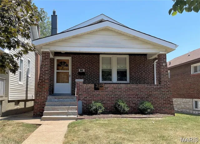 $1,400 | 3122 Clifton Avenue, St. Louis, MO 63139