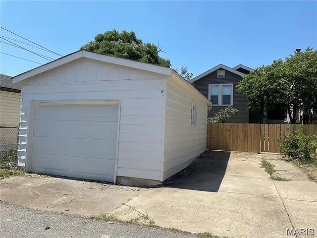 $1,400 | 3122 Clifton Avenue, St. Louis, MO 63139