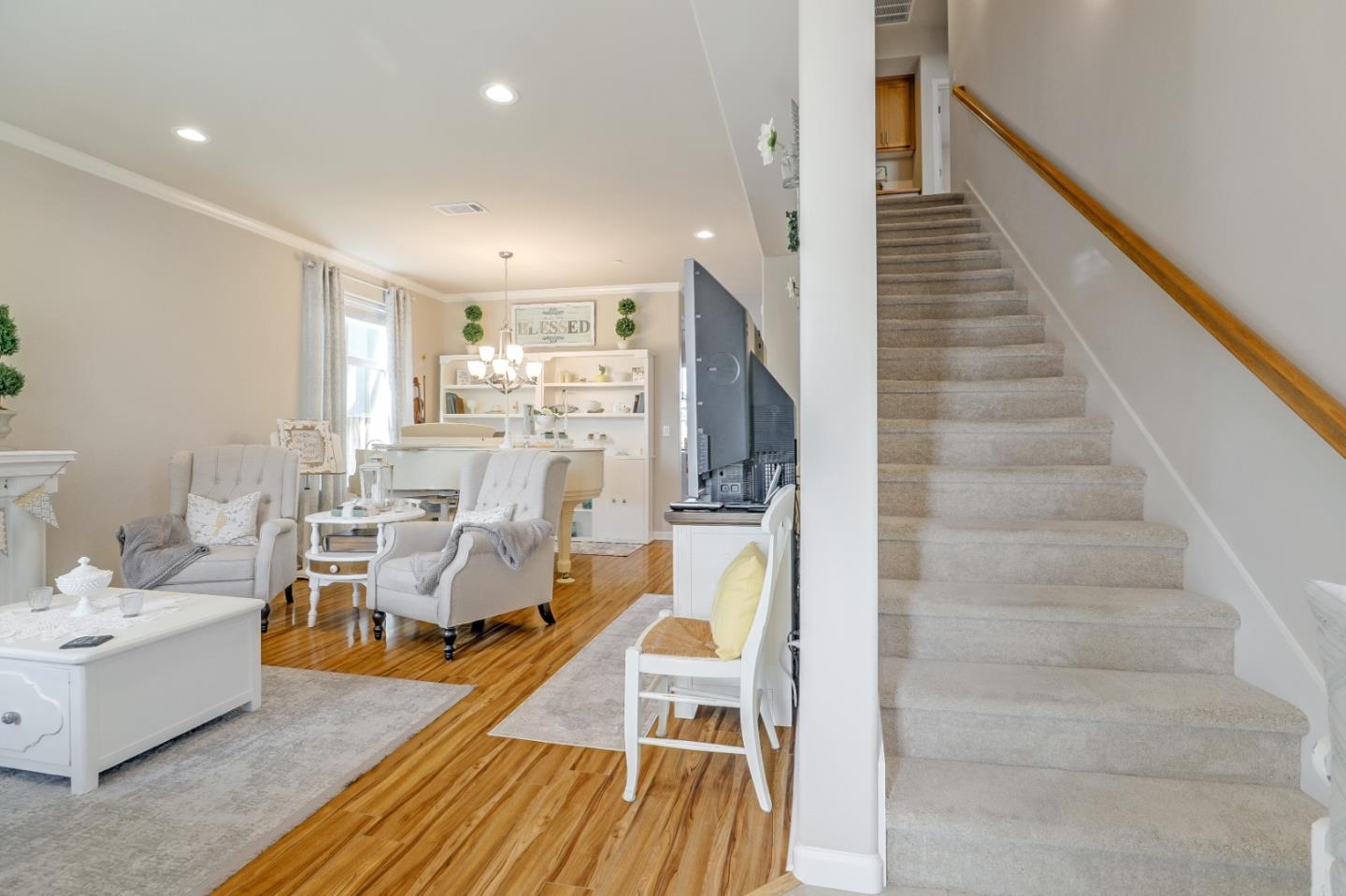 260 Springtime Circle Hollister, CA 95023 - Photo 24 of 46 a view of a living room and entry way