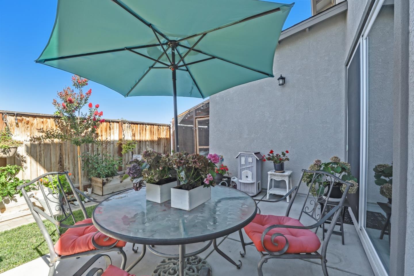 260 Springtime Circle Hollister, CA 95023 - Photo 43 of 46 a outdoor view with a seating space