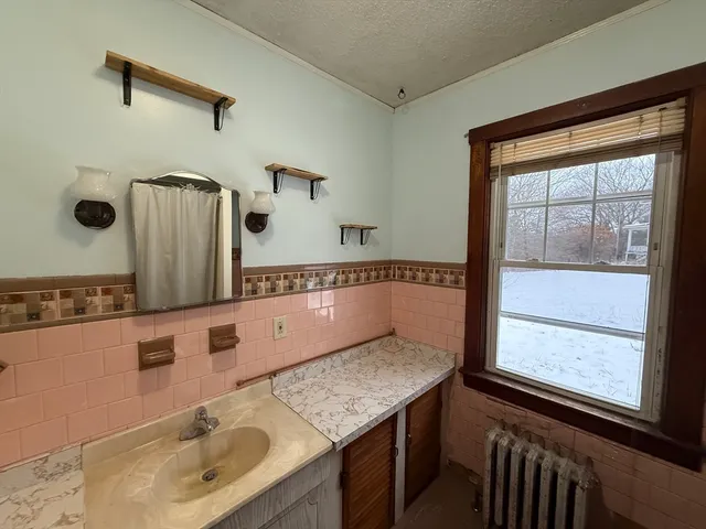 $1,450 | 931 Worcester Road, Unit 1, Barre, MA 01005