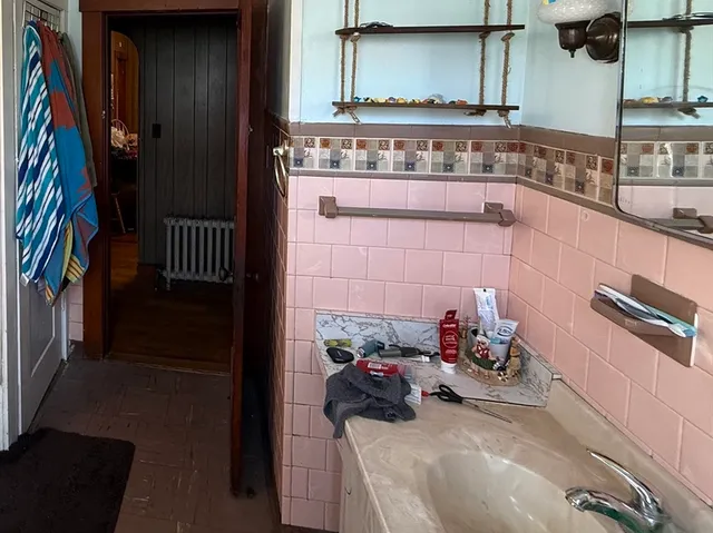 a view of utility room