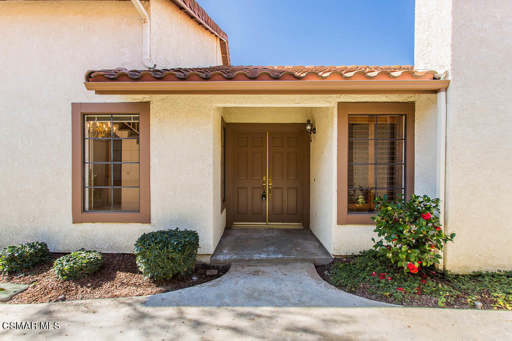 753 Congressional Road Simi Valley, CA 93065 - Photo 2 of 37 front view of a house