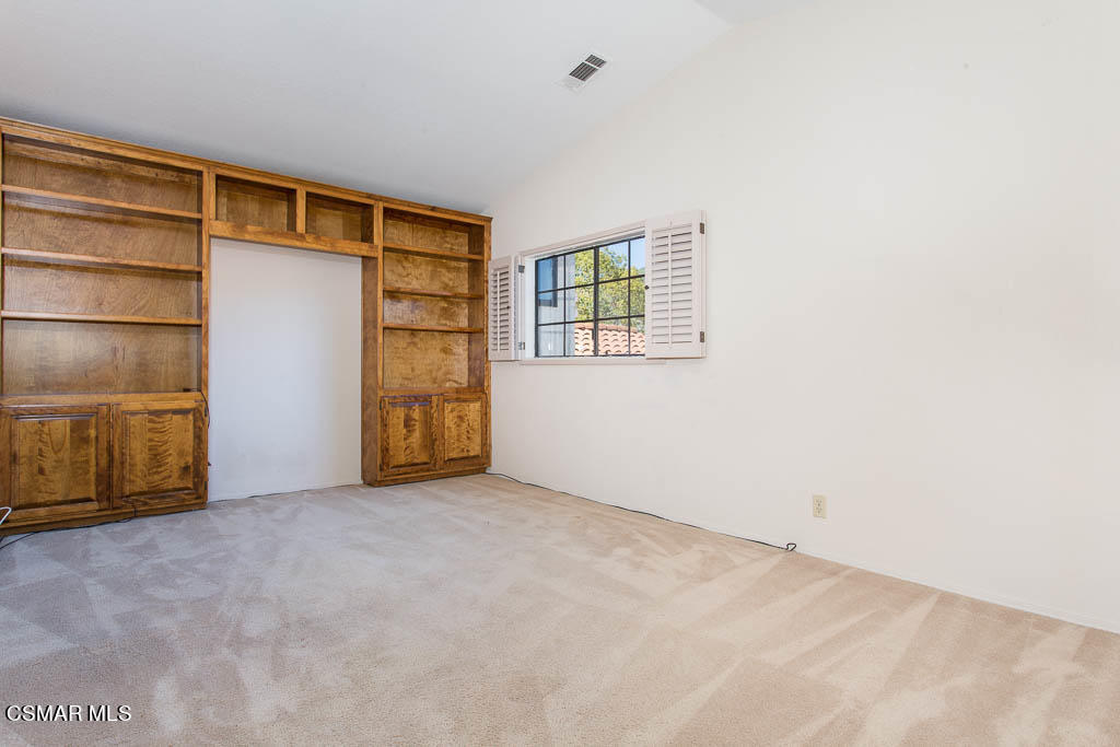 753 Congressional Road Simi Valley, CA 93065 - Photo 17 of 37 an empty room with closet