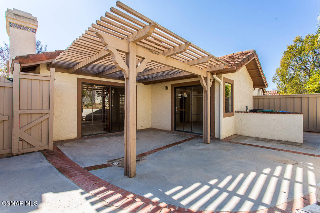 753 Congressional Road Simi Valley, CA 93065 - Photo 20 of 37 a view of a house with a balcony