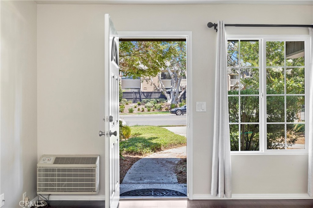 213 Springview Irvine, CA 92620 - Photo 7 of 33