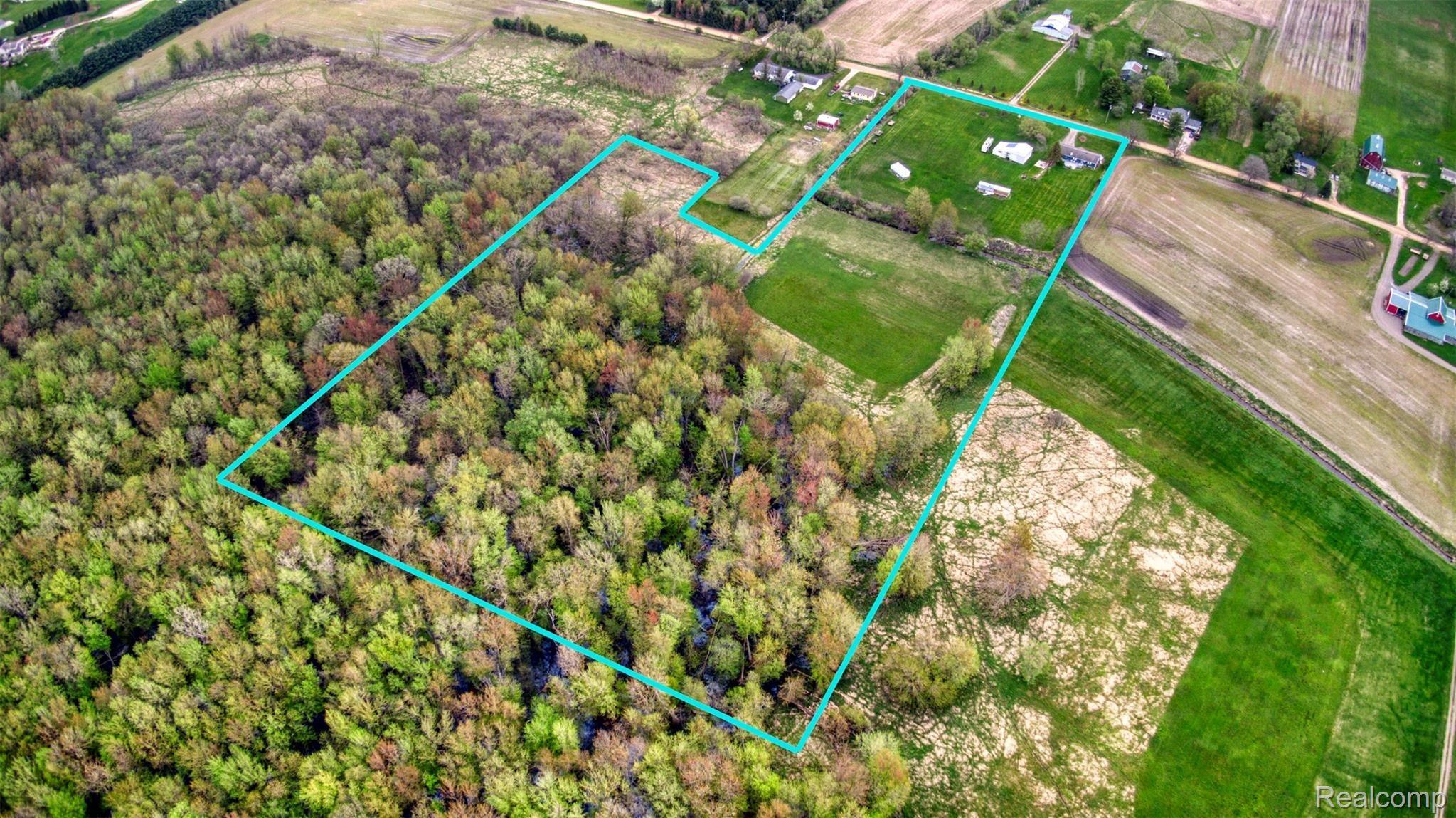 8869 North Robb Road Fowlerville, MI 48836 - Photo 23 of 33 DJI_0043_15.jpg