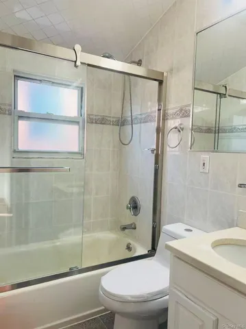 $2,850 | 64-48 Cloverdale Boulevard, Unit 2 | Oakland Gardens