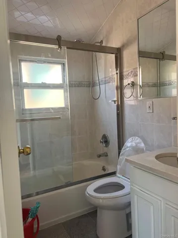 $2,850 | 64-48 Cloverdale Boulevard, Unit 2 | Oakland Gardens