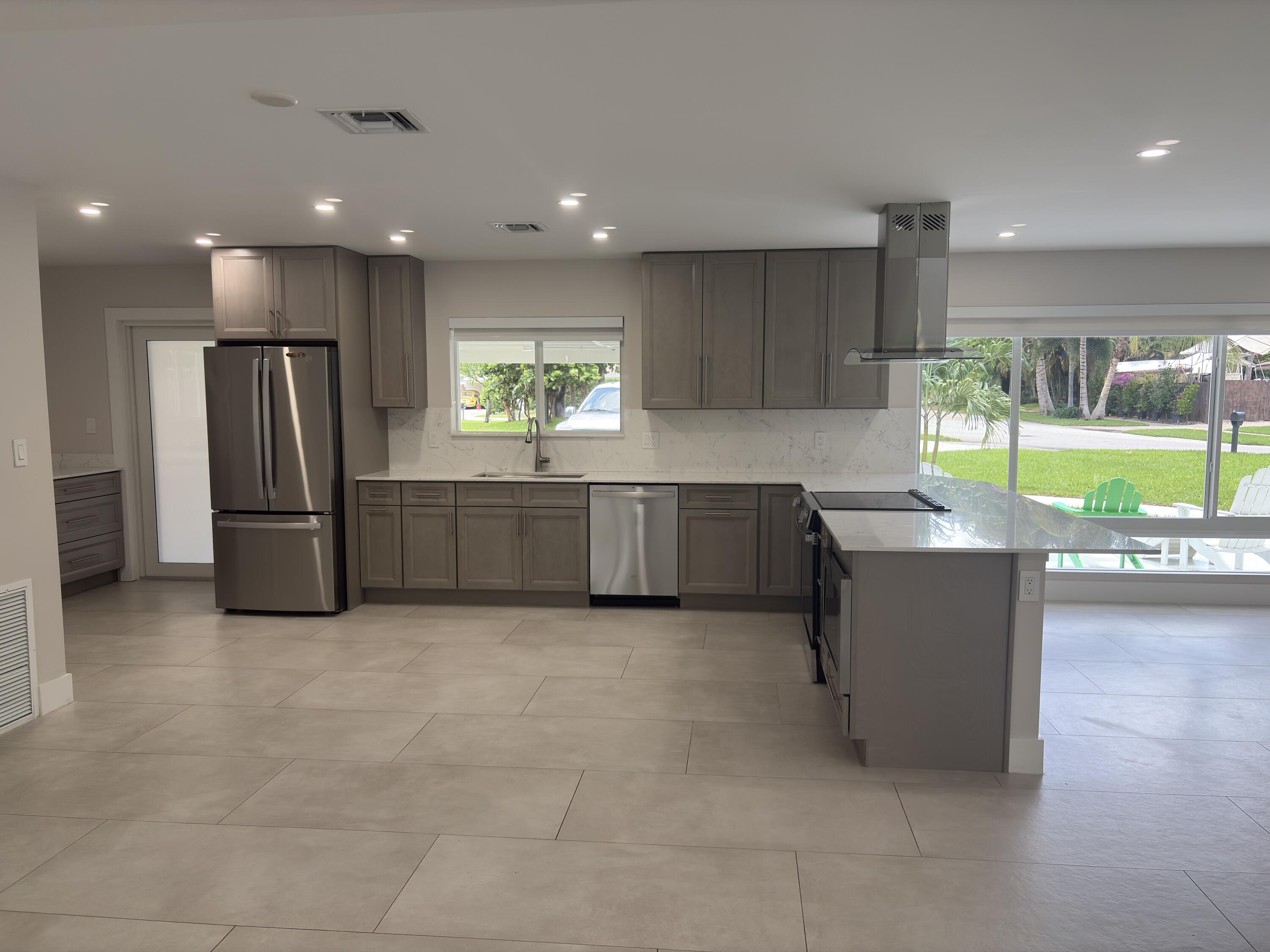 1400 Northwest 4th Street Boca Raton, FL 33486 - Photo 4 of 22 IMG_3427