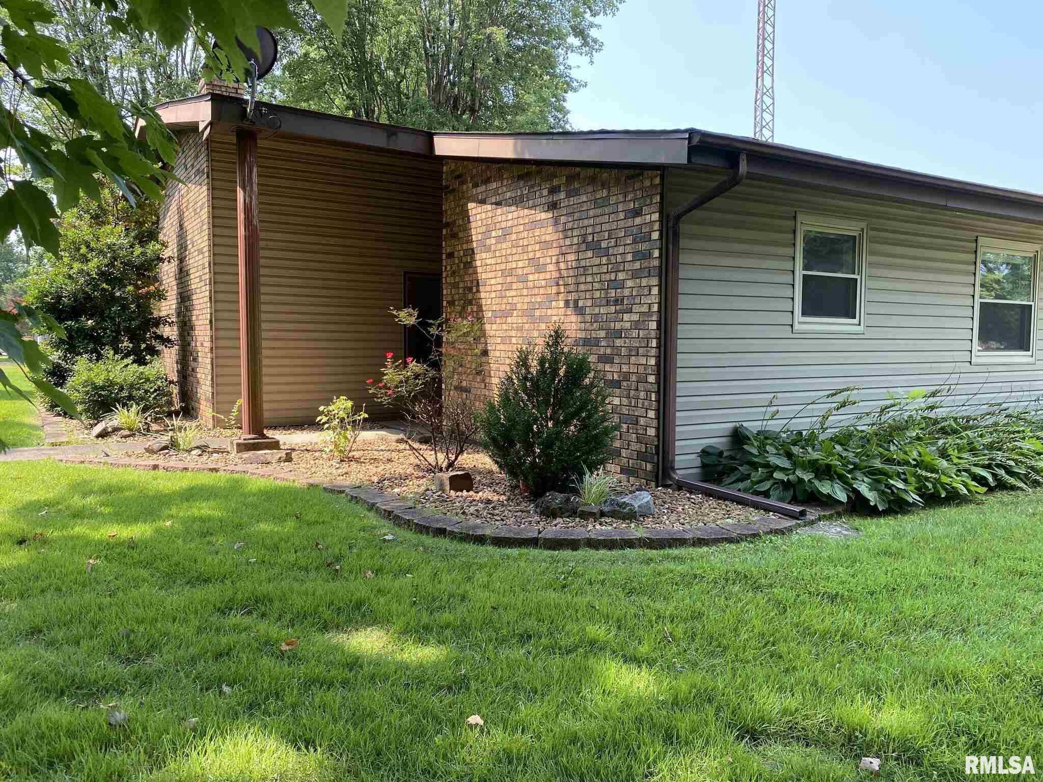 1197 Caprice Road West Frankfort, IL 62896 - Photo 3 of 37 Gallery Image 3