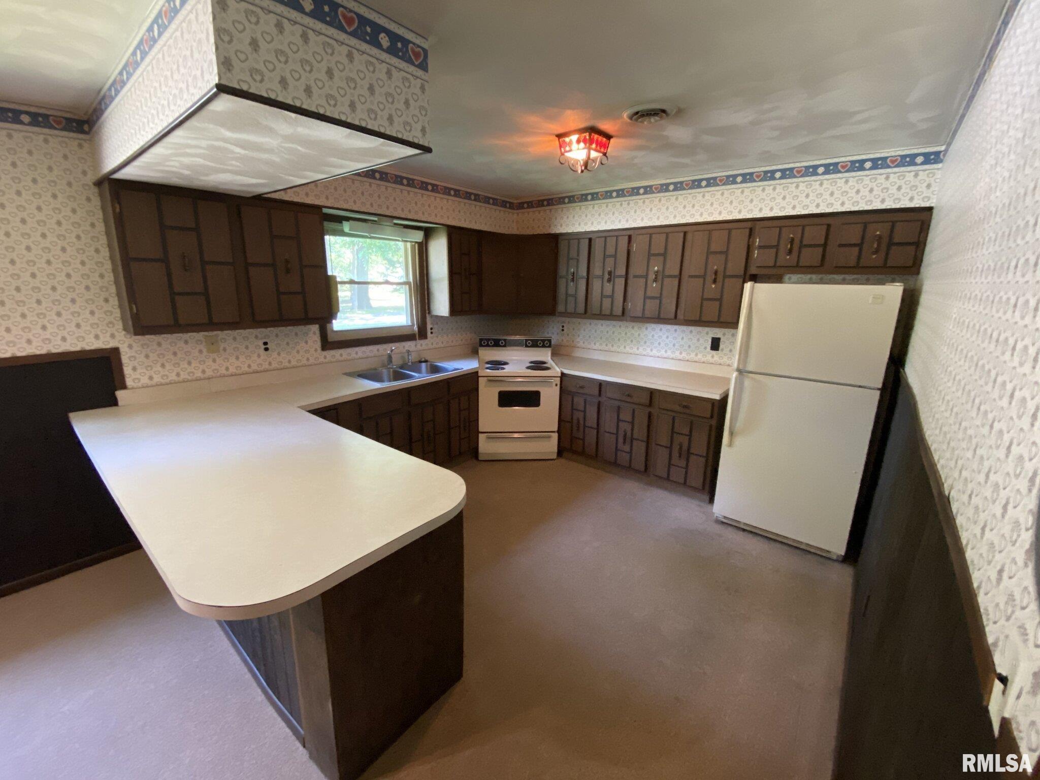 1197 Caprice Road West Frankfort, IL 62896 - Photo 6 of 37 Gallery Image 6