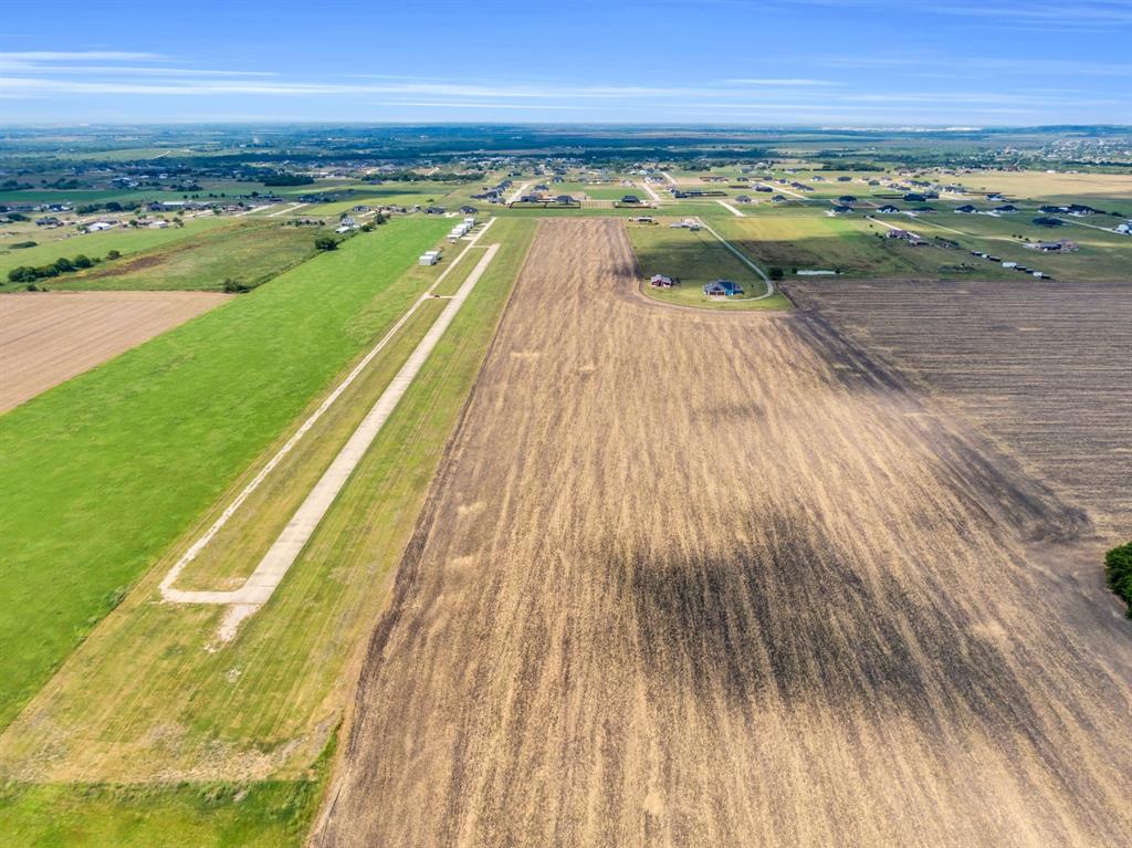 345 North Armstrong Road Venus, TX 76084 - Photo 7 of 18 a view of an ocean and beach
