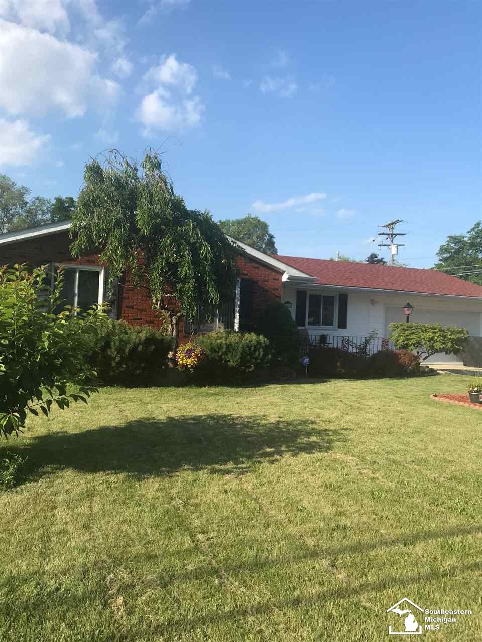 5018 West Albain Road Monroe, MI 48161 - Photo 3 of 29 Gallery Image 3