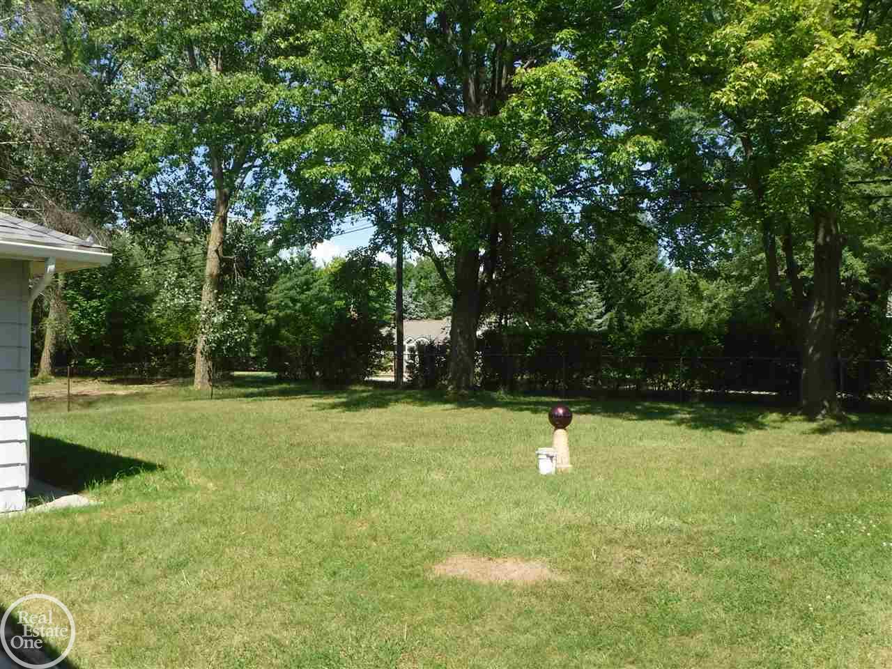 4585 Rattek Road Clarkston, MI 48346 - Photo 35 of 41
