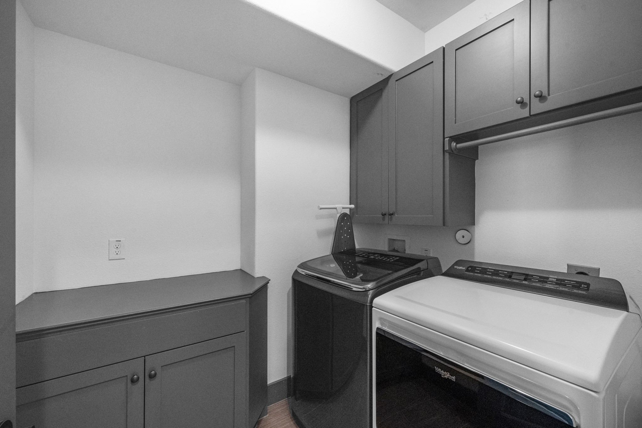 5802 Kansas Street Houston, TX 77007 - Photo 8 of 12 Utility Room Washer and Dryer Inc.