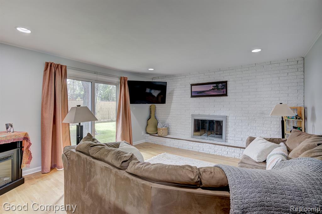 4217 Crooks Road Royal Oak, MI 48073 - Photo 17 of 50