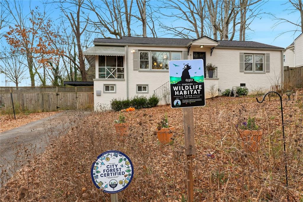 810 Burchill Street Southwest Atlanta, GA 30310 - Photo 2 of 32