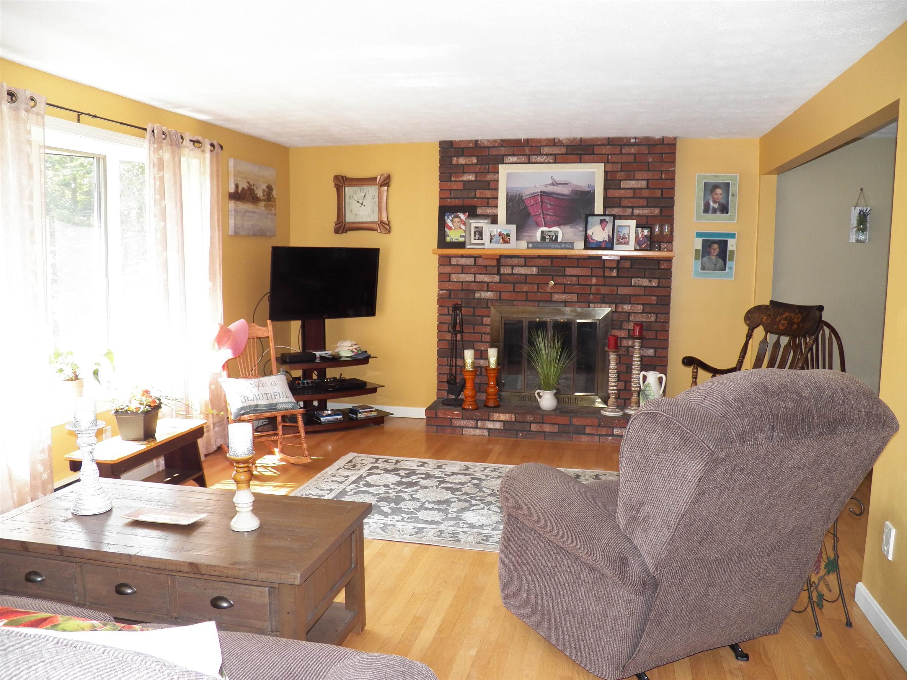 112 Deerfield Road Candia, NH 03034 - Photo 8 of 32