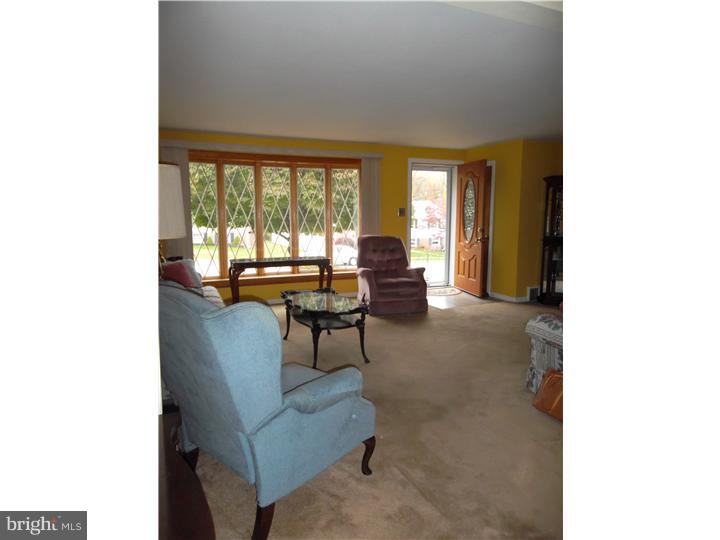 268 Gleaves Road Springfield, PA 19064 - Photo 3 of 23