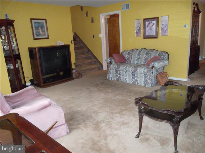 268 Gleaves Road Springfield, PA 19064 - Photo 4 of 23