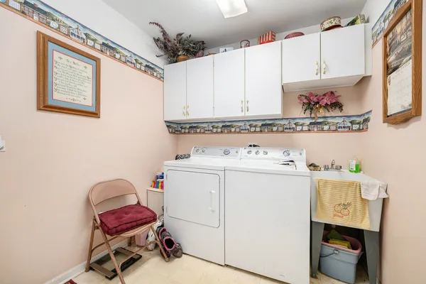 $349,900 | 18358 Willow Lane, Lansing, IL 60438