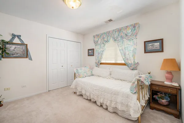 $349,900 | 18358 Willow Lane, Lansing, IL 60438