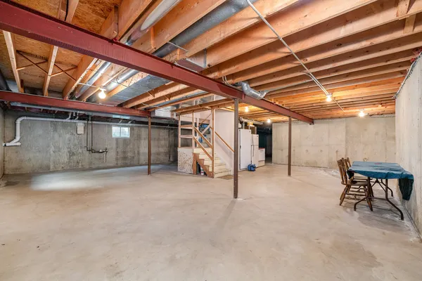 $349,900 | 18358 Willow Lane, Lansing, IL 60438