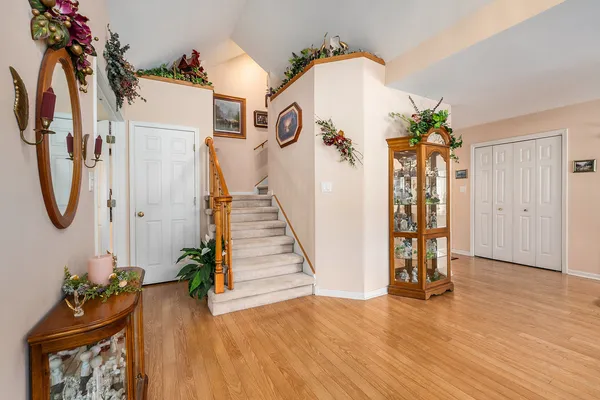 $349,900 | 18358 Willow Lane, Lansing, IL 60438