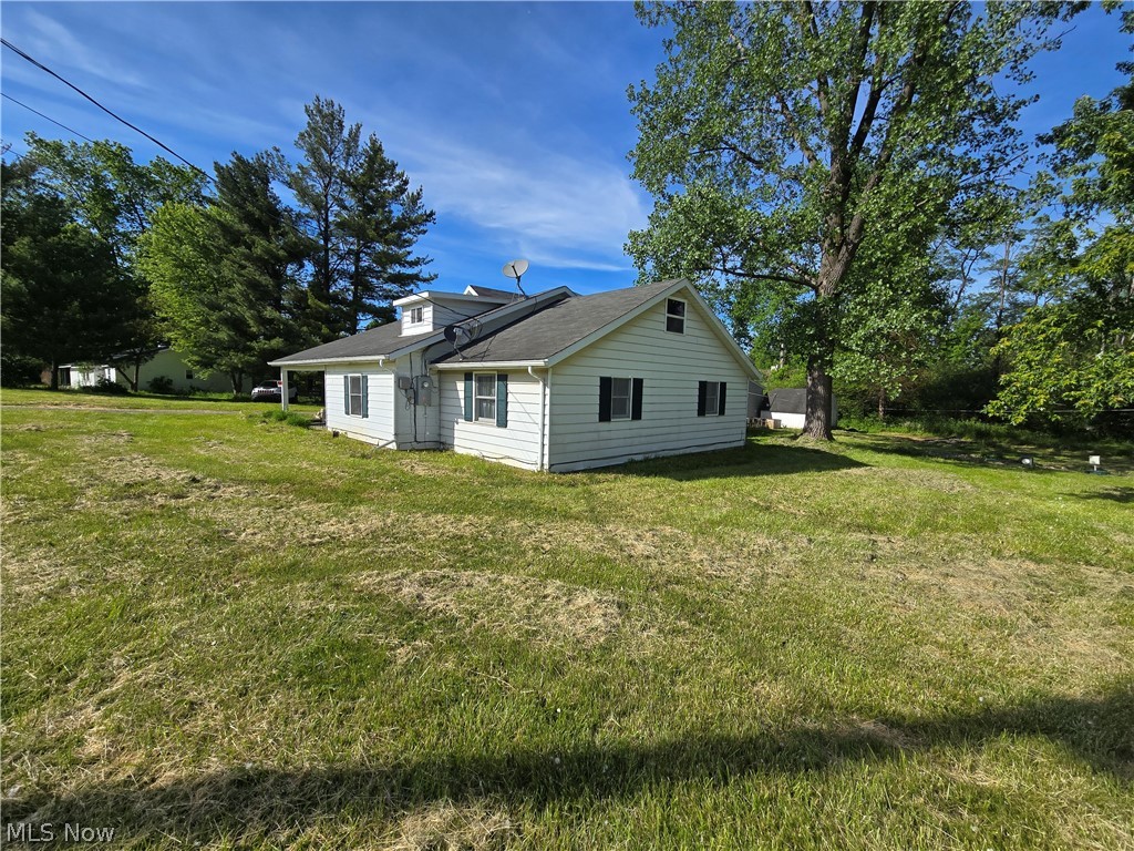 14298 Chardon-Windsor Road Chardon, OH 44024 - Photo 2 of 43