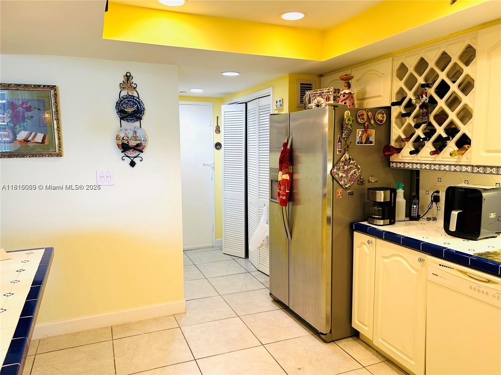 Corinthian Condominiums Miami Beach, FL 33140 - Photo 8 of 19 a view of a entryway door with hallway