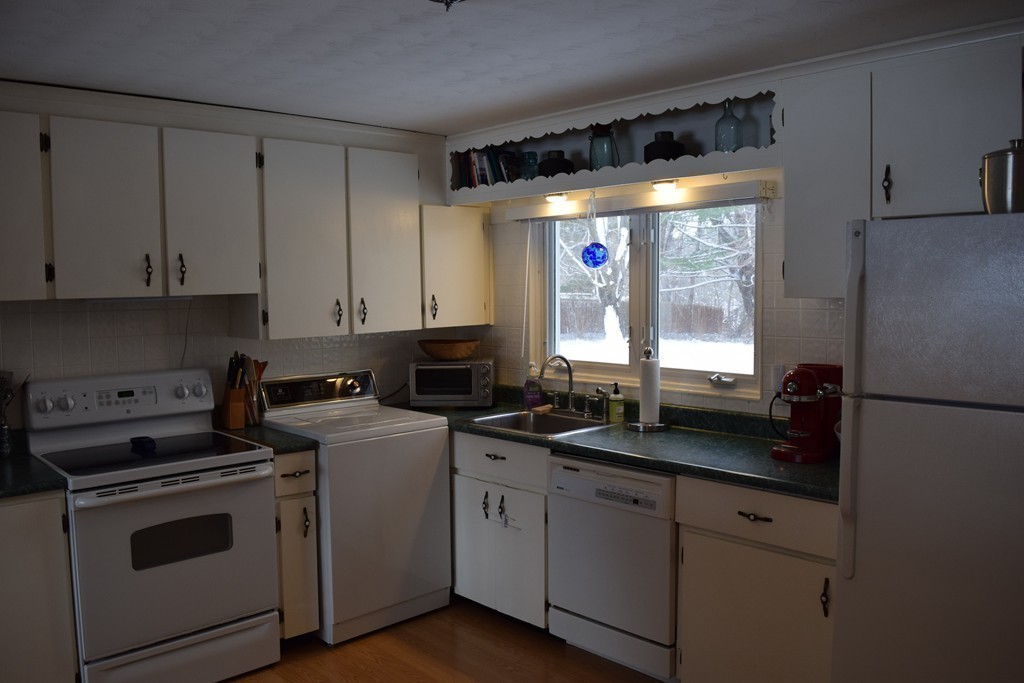 18 Temi Road Beverly, MA 01915 - Photo 8 of 14