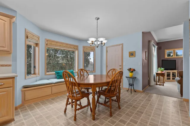 $464,900 | 3034 East Fallcreek Lane, Appleton, WI 54913