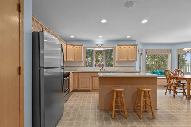 $464,900 | 3034 East Fallcreek Lane, Appleton, WI 54913