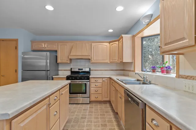 $464,900 | 3034 East Fallcreek Lane, Appleton, WI 54913