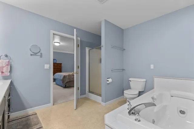 $464,900 | 3034 East Fallcreek Lane, Appleton, WI 54913