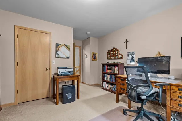 $464,900 | 3034 East Fallcreek Lane, Appleton, WI 54913