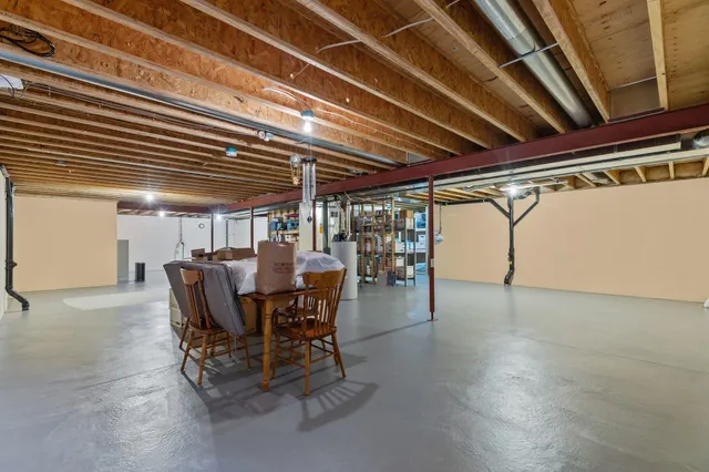 $464,900 | 3034 East Fallcreek Lane, Appleton, WI 54913