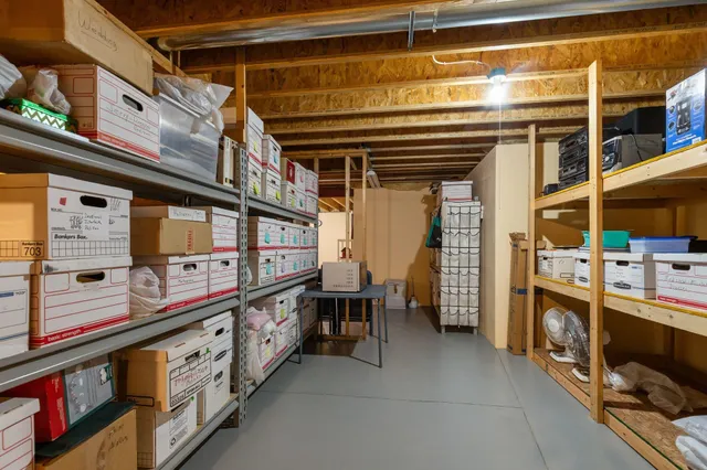 $464,900 | 3034 East Fallcreek Lane, Appleton, WI 54913