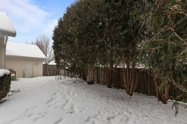 $464,900 | 3034 East Fallcreek Lane, Appleton, WI 54913