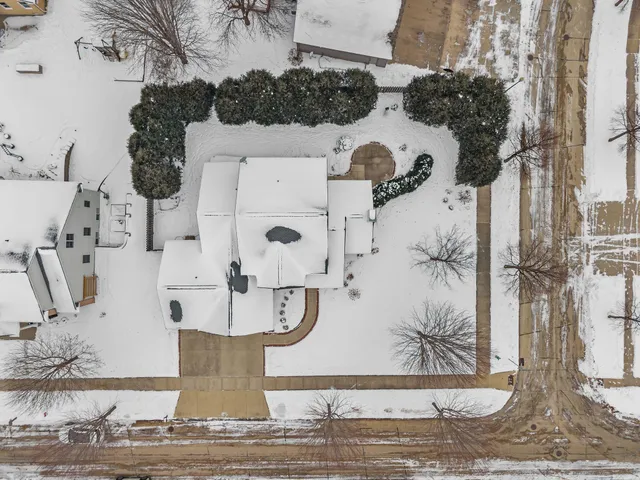 $464,900 | 3034 East Fallcreek Lane, Appleton, WI 54913