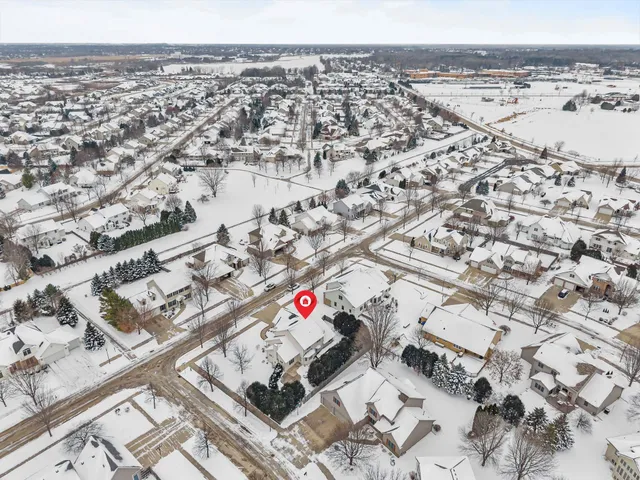 $464,900 | 3034 East Fallcreek Lane, Appleton, WI 54913