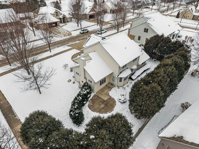 $464,900 | 3034 East Fallcreek Lane, Appleton, WI 54913