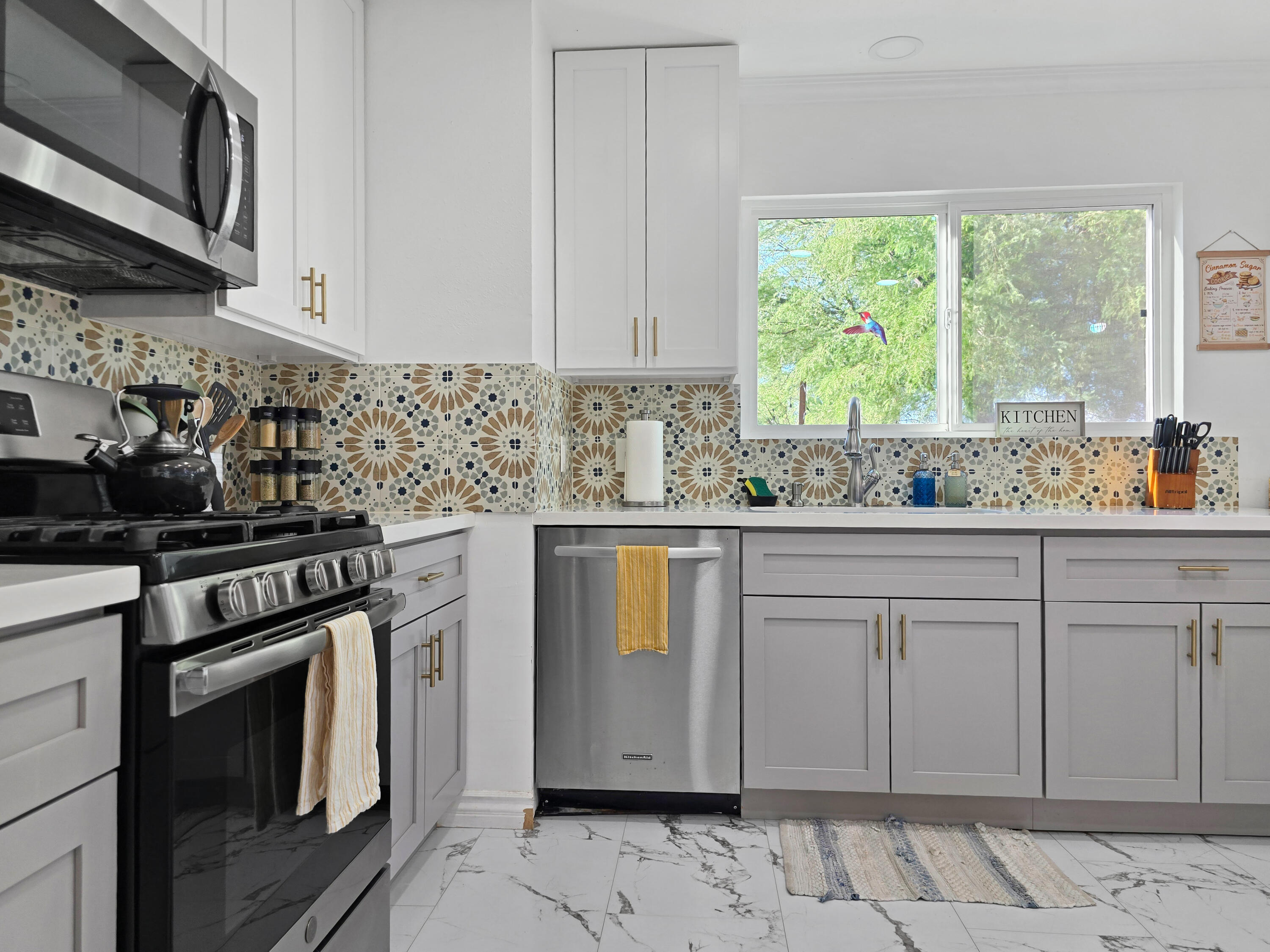 61538 El Reposo Street Joshua Tree, CA 92252 - Photo 9 of 28 Kitchen