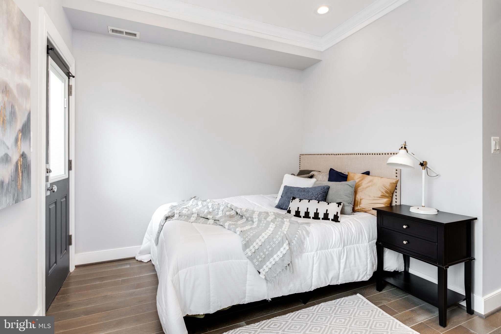 6 R Street Northwest, Unit 201 Washington, DC 20001 - Photo 16 of 38 Gallery Image 16