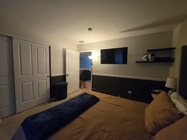 $390,000 | 494 Vaughn Circle, Aurora, IL 60502