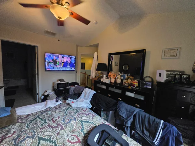 $390,000 | 494 Vaughn Circle, Aurora, IL 60502