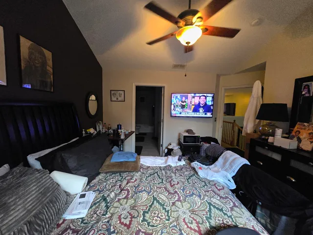 $390,000 | 494 Vaughn Circle, Aurora, IL 60502