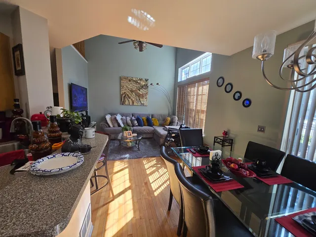 $390,000 | 494 Vaughn Circle, Aurora, IL 60502