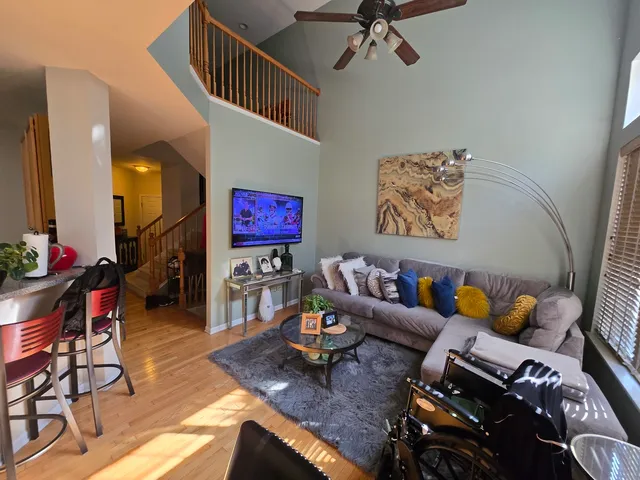 $390,000 | 494 Vaughn Circle, Aurora, IL 60502